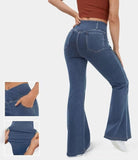 Damen-Jeans mit Schlag, hoch tailliert, aus blauem Denim. Perfekte Passform, modisch und bequem. Ideal für trendige Freizeitoutfits.