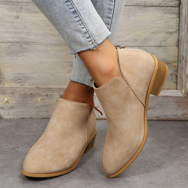 Damen-Wildleder-Stiefeletten, beige, wasserdicht, mit niedrigem Absatz. Perfekt für Herbst/Winter. Modische, bequeme Ankle Boots für Frauen.