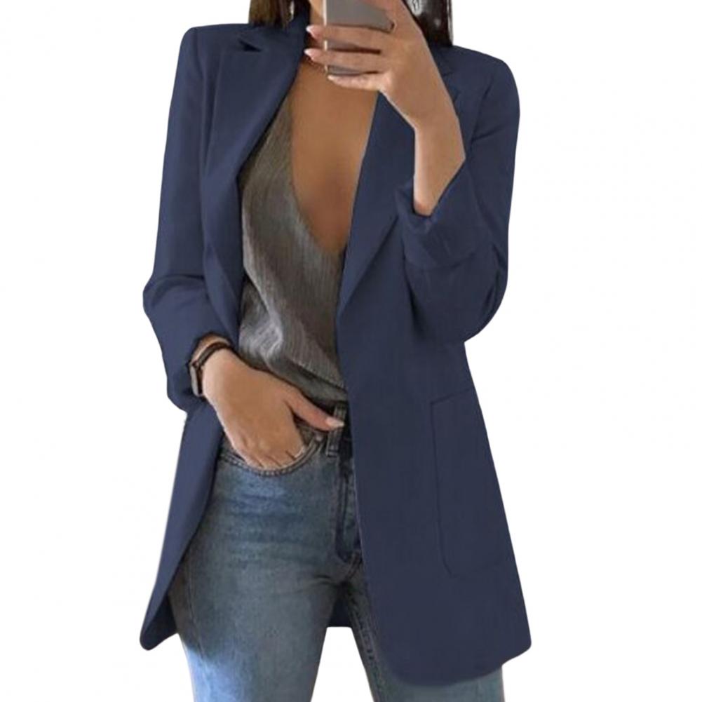 Damenblazer in Dunkelblau, elegant und modern, ideal für Business und Freizeit. Perfekt kombinierbar mit Jeans und Top für einen stilvollen Look.