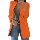 Damenblazer in leuchtendem Orange, modisch und elegant, ideal für Business und Freizeit. Perfekt kombinierbar mit Jeans und Top.