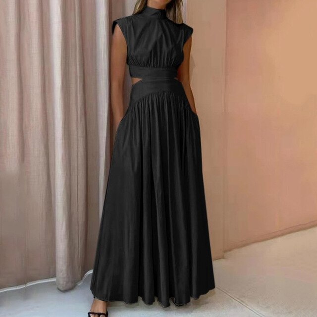 Langes, ärmelloses Sommerkleid für Damen, hochgeschlossen, plissiert, informell, ideal für elegante Freizeitmode und stilvolle Anlässe.