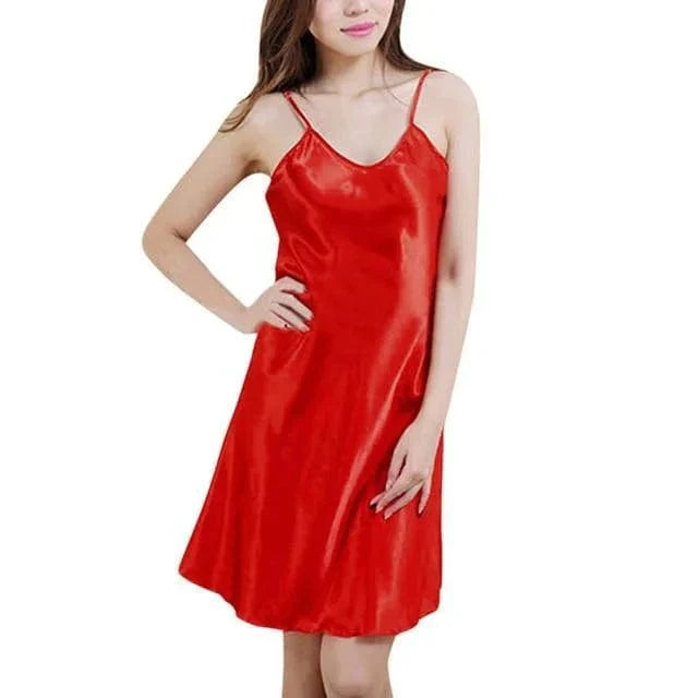 Rotes Satin-Nachthemd für Damen, elegant und bequem, ideal für Nachtwäsche. Perfekt für stilvolle Nächte und luxuriösen Schlafkomfort.